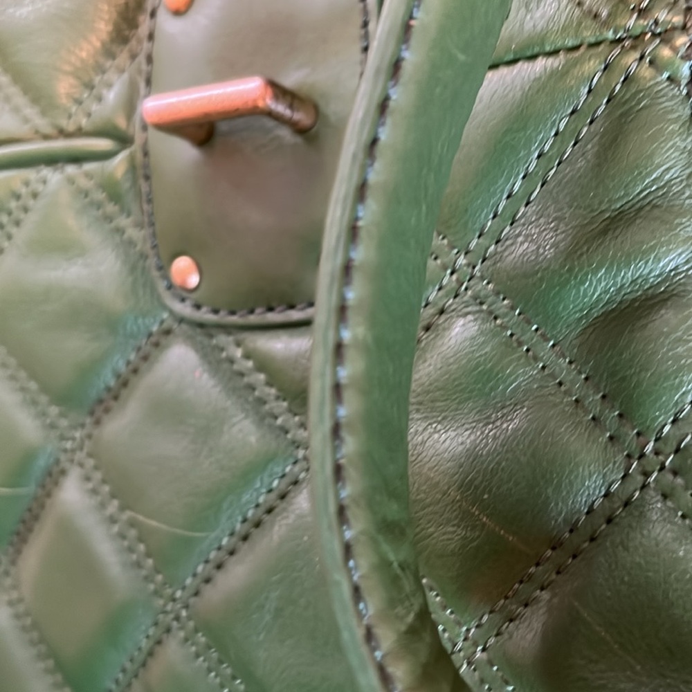 J. Crew🌹VINTAGE ‘08’ large Quincy green quilted - Picture 7 of 9
